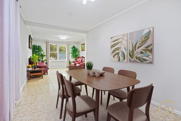 Beautifully Designed&comma; Four Bedroom Family Home&excl; - Photo 1