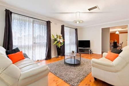 Fabulous 3 Bedroom Family Home - Photo 3