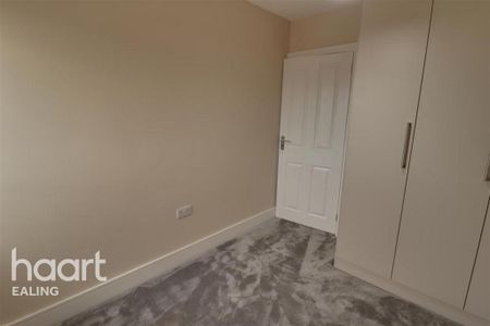 4 bedroom flat to rent - Photo 5