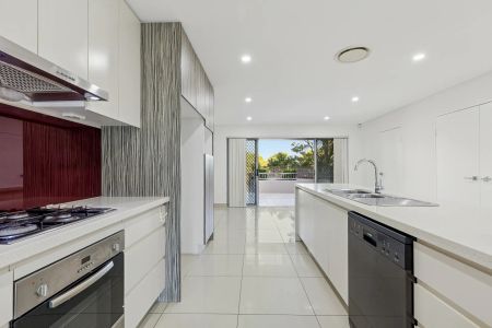 Immaculate and Contemporary 4 Bedroom Townhouse - Photo 4