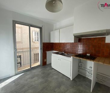 Location Appartement 4 pièces 81m² SETE 34200 - Photo 4