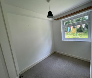 2 bedroom ground floor flat to rent - Photo 4