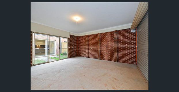 3 Bedroom Townhouse - Photo 1