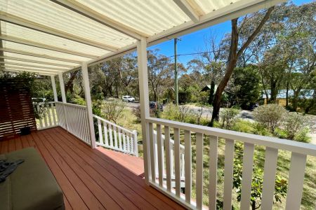 Charming Cottage In Blackheath! - Photo 5