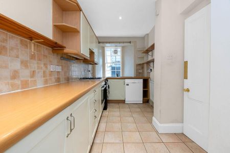 3 bedroom flat to rent - Photo 5