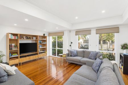 Superbly Renovated Low Maintenance Famly Home within Balwyn High School Zone - Photo 2