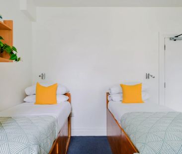 Silver Twin Room - Photo 2