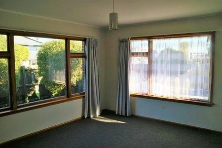 Large 2-bed unit in great location - Photo 3