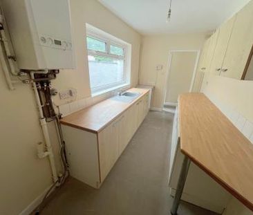 3 bedroom Terraced House To Let - Photo 4