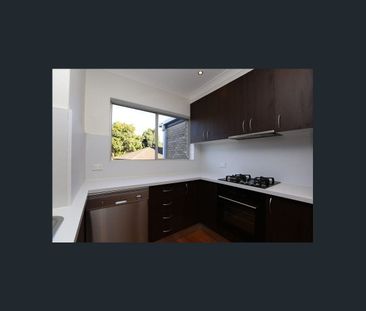 Spacious 2-Bedroom Apartment with Modern Comforts & Convenience - Photo 4