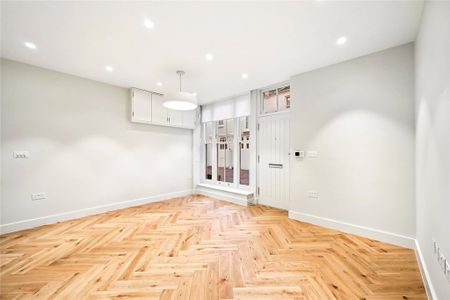 3 bedroom mews to rent - Photo 3