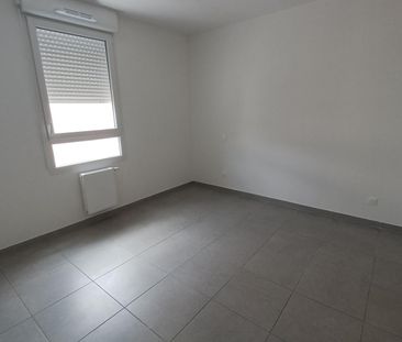 location Appartement T2 DE 42.3m² À NIMES - Photo 2