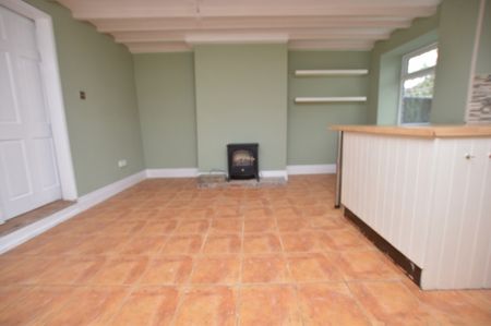 2 Bedroom Terraced House - Photo 5