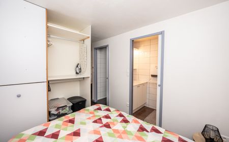 PONTARLIER : CENTRE-VILLE - STUDIO - Photo 5