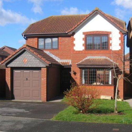 4 bedroom detached house to rent - Photo 1