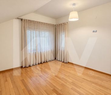 Casa premium de inchiriat in Șelimbar | 2 dormitoare, birou, garaj si - Photo 1