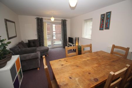 2 bedroom flat to rent - Photo 2