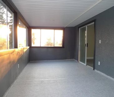 327 Laurentian Cres, Coquitlam (Main Level) - Photo 5