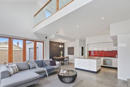 Pakington Precinct - Four Bedroom, Double Garage! - Photo 3