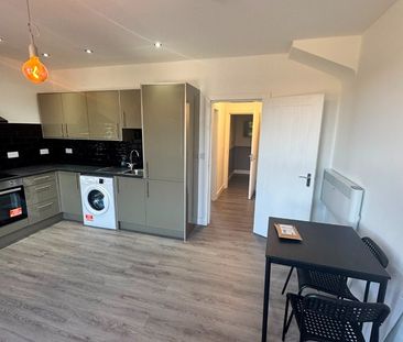 1 Bed Flat, Leeds, LS4 - Photo 3