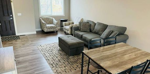 Furnished 3-Bedroom Townhouse - Photo 2