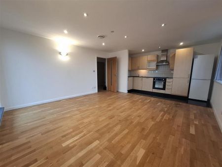 2 bedroom flat to rent - Photo 2