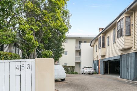Leafy Outlooks & Inner-City Convenience in Boutique Block of Three! - Photo 5