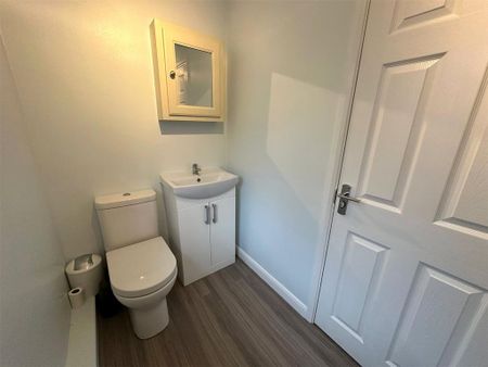 1 bedroom in a house share to rent - Photo 5