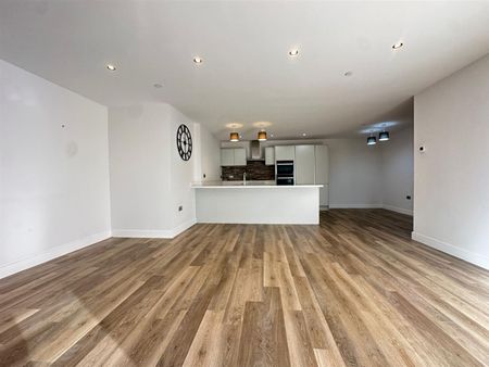 3 Bedroom Apartment - First Floor - Photo 4