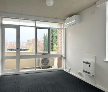 Great lifestyle in premier location - Photo 4
