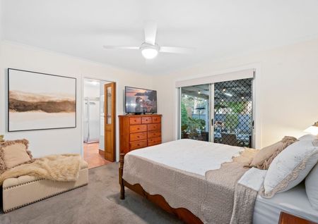 Charming Chirn Park Home – Walk to Everything - Photo 3