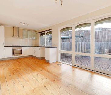 Classic Comfort on a Generous Block - Photo 2