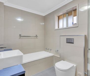 Ultra Convenience | Light Filled Interiors - Photo 6