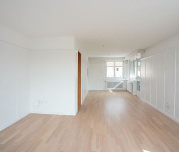 Stilvolle 3.5 Zimmerwohnung mit grosser Terrasse und En-Suite Bad - Photo 3