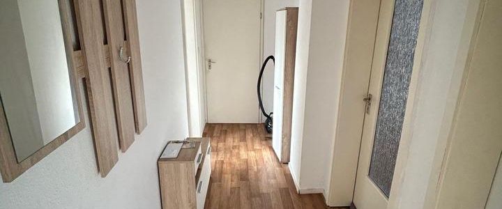 ***Helles WG-Zimmer mit in zentraler Lage zu vermieten*** - Photo 1