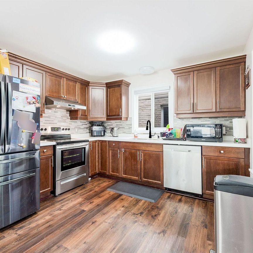 For Lease - 1737 Mickleborough Drive Unit# Upper, London North, Ontario - Photo 1