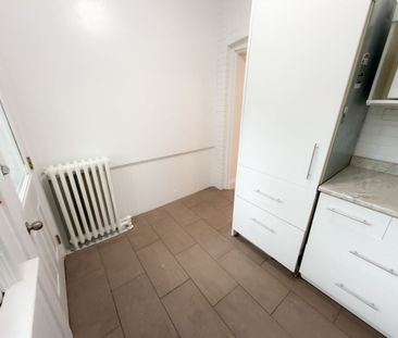 For Lease - 2469 Queen Street Unit# 1, Toronto, Ontario - Photo 5