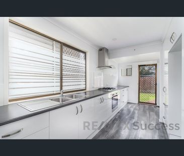 2/53 Cleary Street, Centenary Heights, Qld 4350 - Photo 3