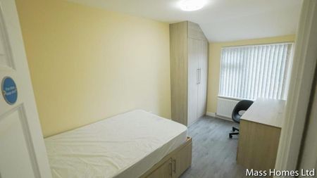 6 bedroom semi-detached house to rent - Photo 4