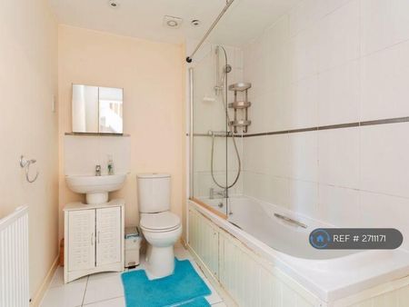 3 bedroom terraced house to rent - Photo 2