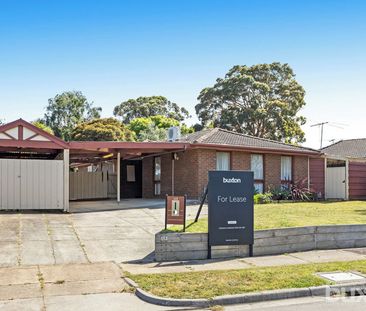 Ideally positioned in a fantastic location , beautifully presented ... - Photo 2