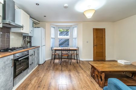 1 Bed Flat, Elderfield Road, E5 - Photo 2