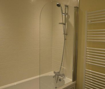 2 bedroom semi-detached house to rent - Photo 6