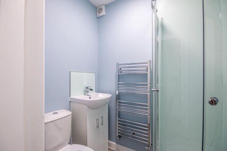 7 bedroom flat share to rent - Photo 3