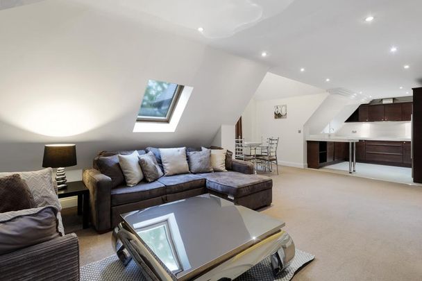 3 bedroom flat to rent - Photo 1