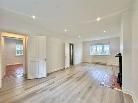 3 bedroom detached house to rent - Photo 3