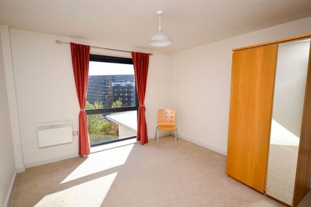 2 bed apartment to rent in Baltic Quay, Gateshead, NE8 - Photo 4