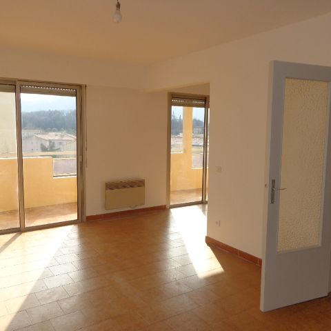 Location Appartement 2 pièces 51m² DRAGUIGNAN 83300 - Photo 1
