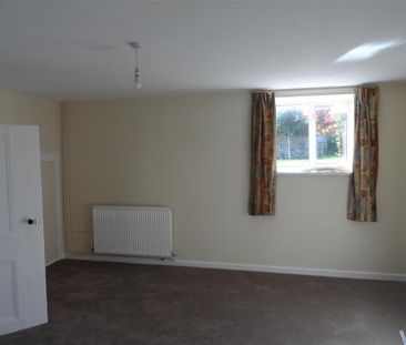 2 bedroom house to rent - Photo 1
