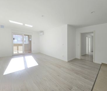 New 3 bedroom flat near C.C. Glicinias, Aveiro! - Photo 1